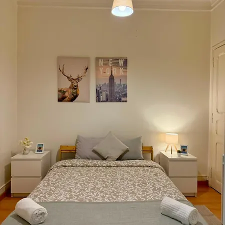 Апартаменты Spacious T3 For Groups In Vibrant Neighborhood Лиссабон
