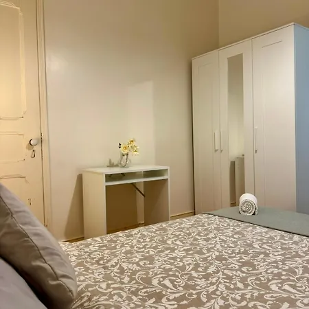 Spacious T3 For Groups In Vibrant Neighborhood 公寓 *